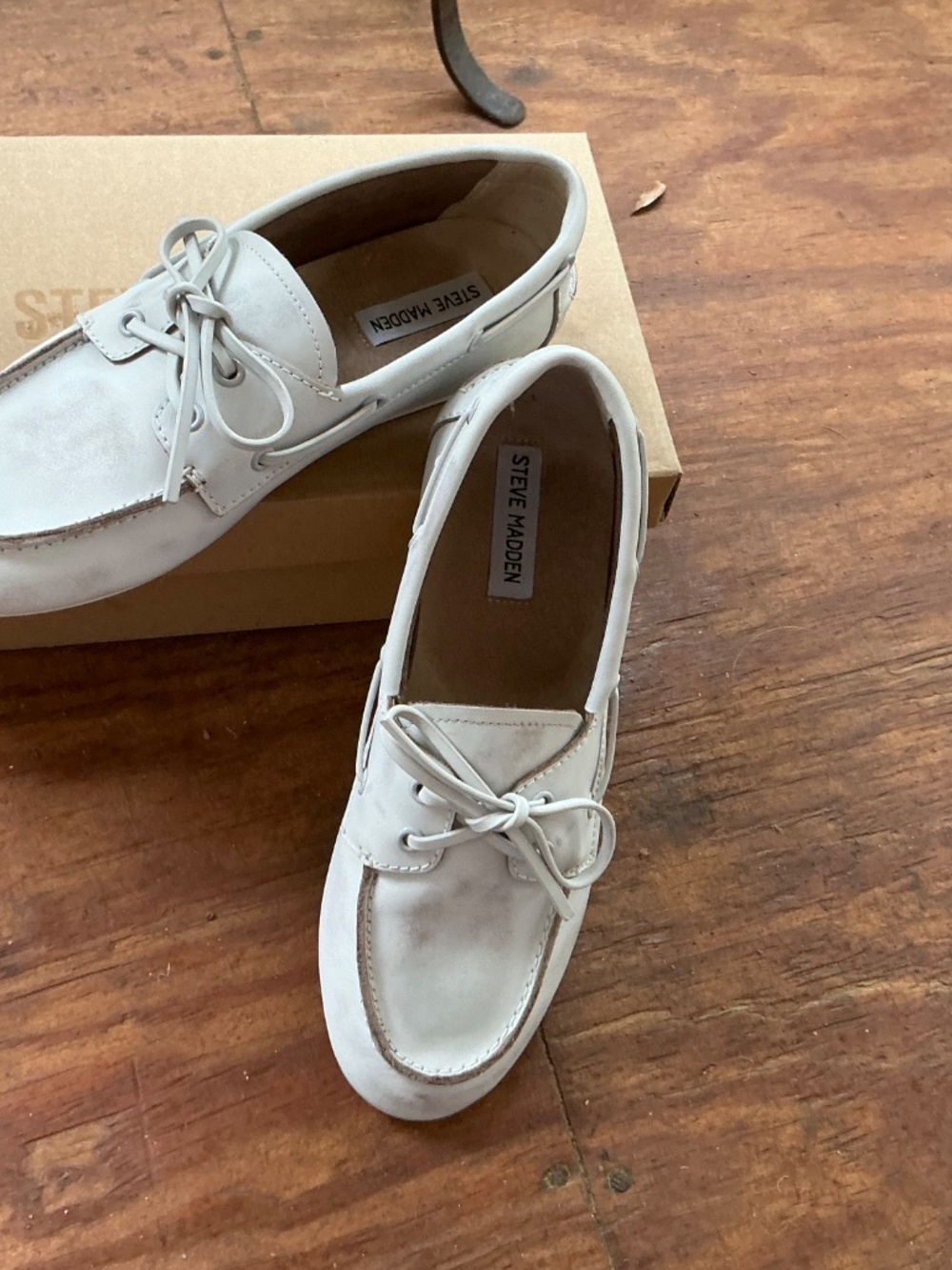 Women’s STEVE MADDEN SAG White Loafers ~ Size 8 - Picture 2 of 5
